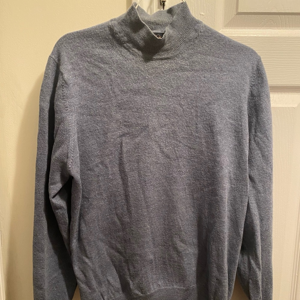 Brooks Brother Silk Wool blend soft Gray Turtle-neck Sweater